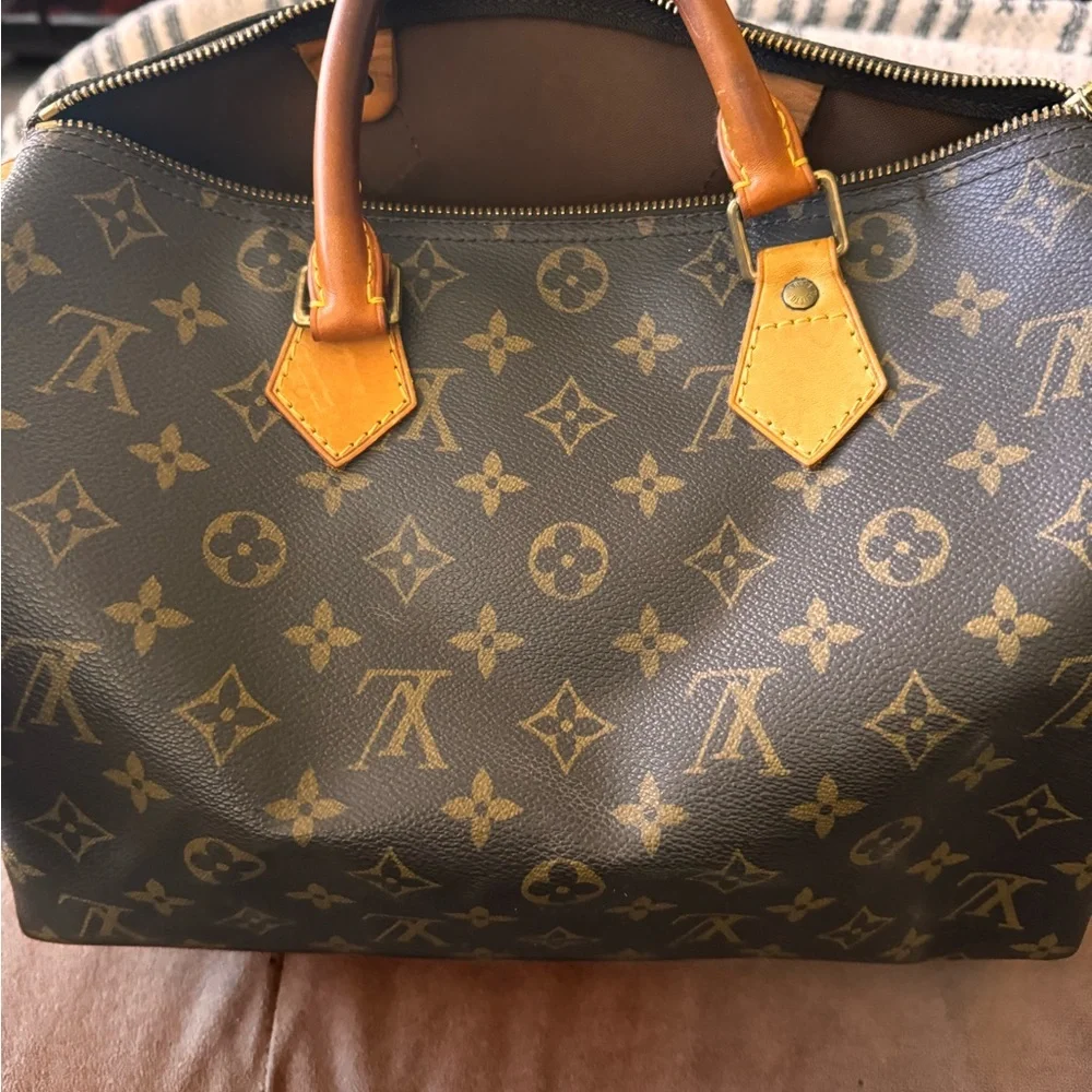 Authentic Vintage Louis Vuitton Speedy 30 - Picture 7 of 15